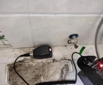 新市屋顶漏水维修公司分享下卫生间漏水的危害及解决方法